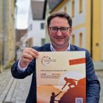 MdL Tobias Gotthardt hofft, dass sich möglichst viele Initiativen aus der Oberpfalz um den Bürgerpreis bewerben. Foto: Heiner Stöcker