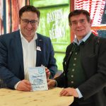 Tobias Gotthardt und Helmut Amberger lernten sich auf der Grünen Woche kennen. Foto: Gotthardt